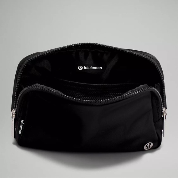 NWT [Lululemon] Large Everywhere Belt Bag in Black 🖤 - Picture 10 of 12